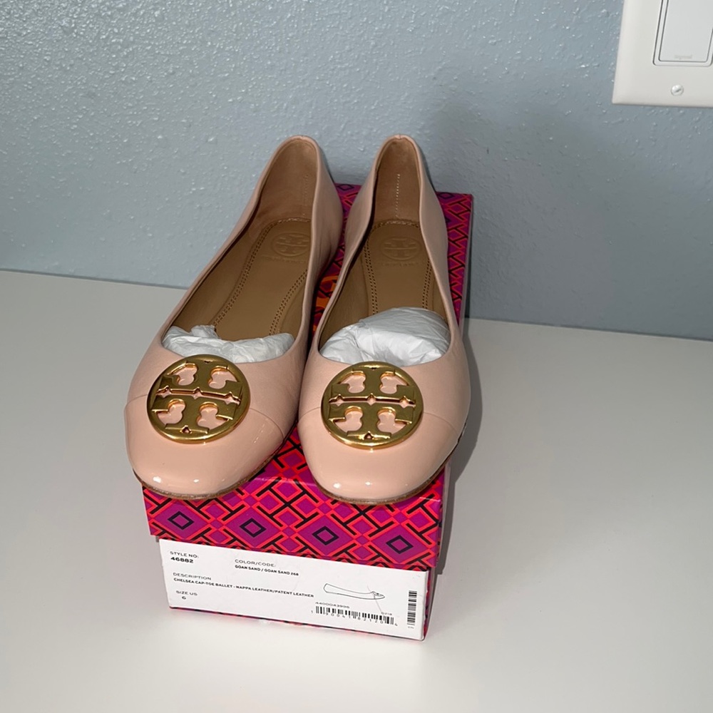 Brand new with box tory Burch flats size 6